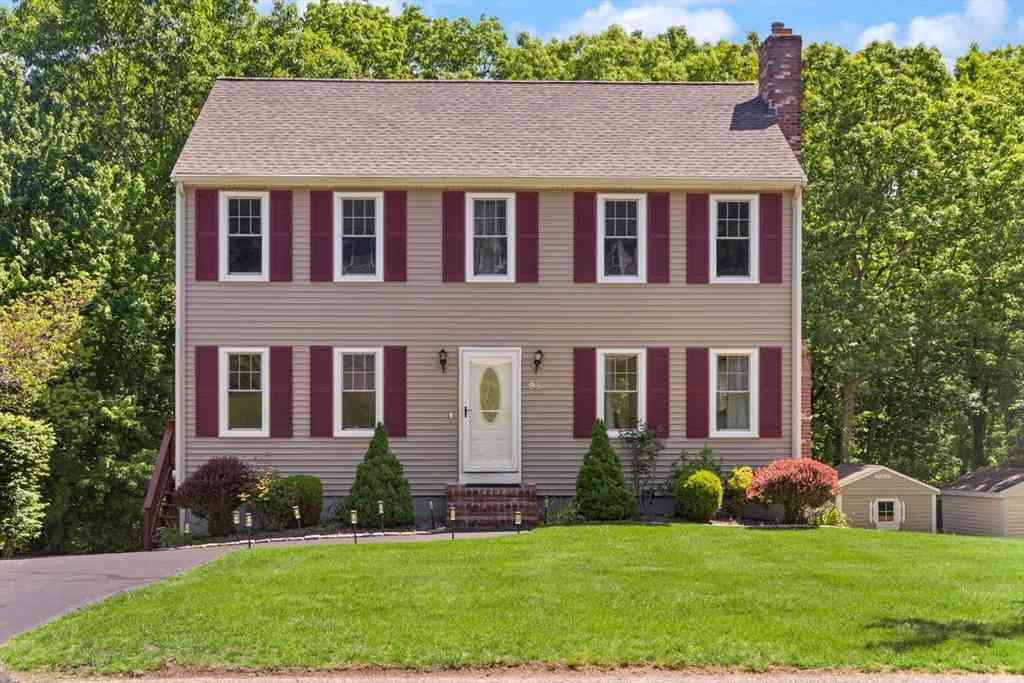 Homes For Sale - 98 Laurelwood Dr<br/> North Attleboro, MA 02760