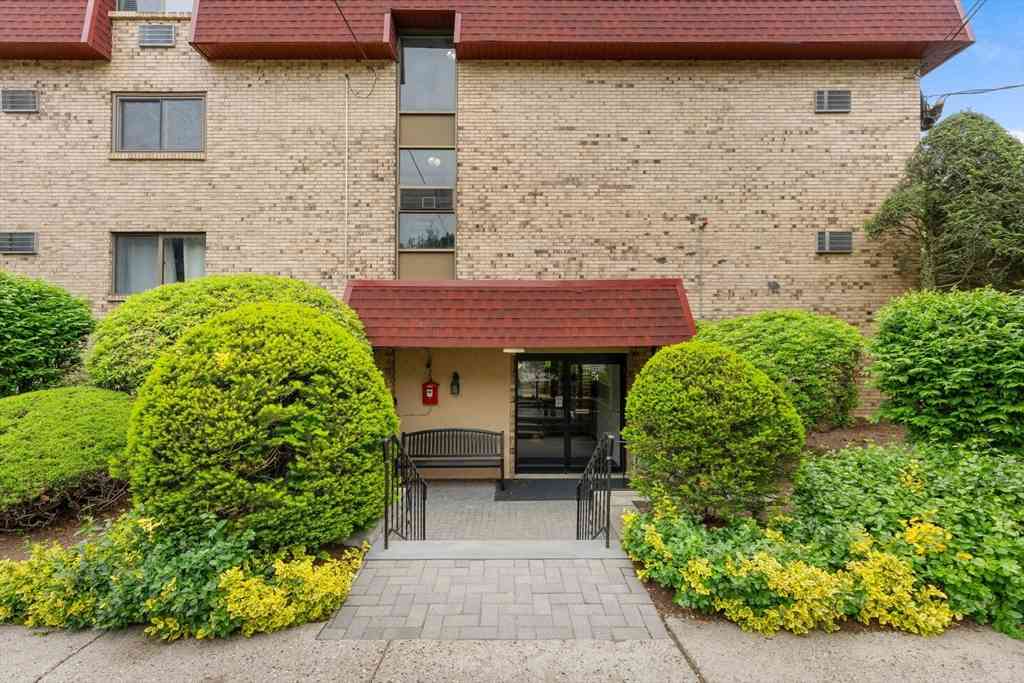 Condo For Sale - 43-51 Albion St #C9<br/> Melrose, MA 02176
