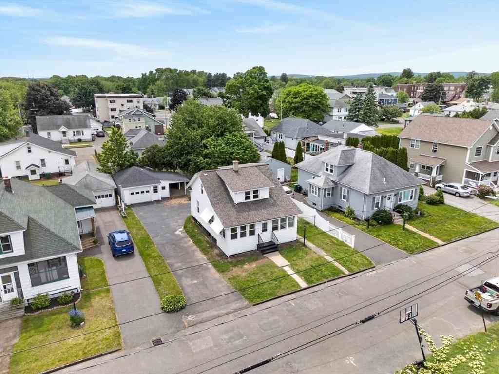Homes For Sale - 79 Kaveney St<br/> Chicopee, MA 01020