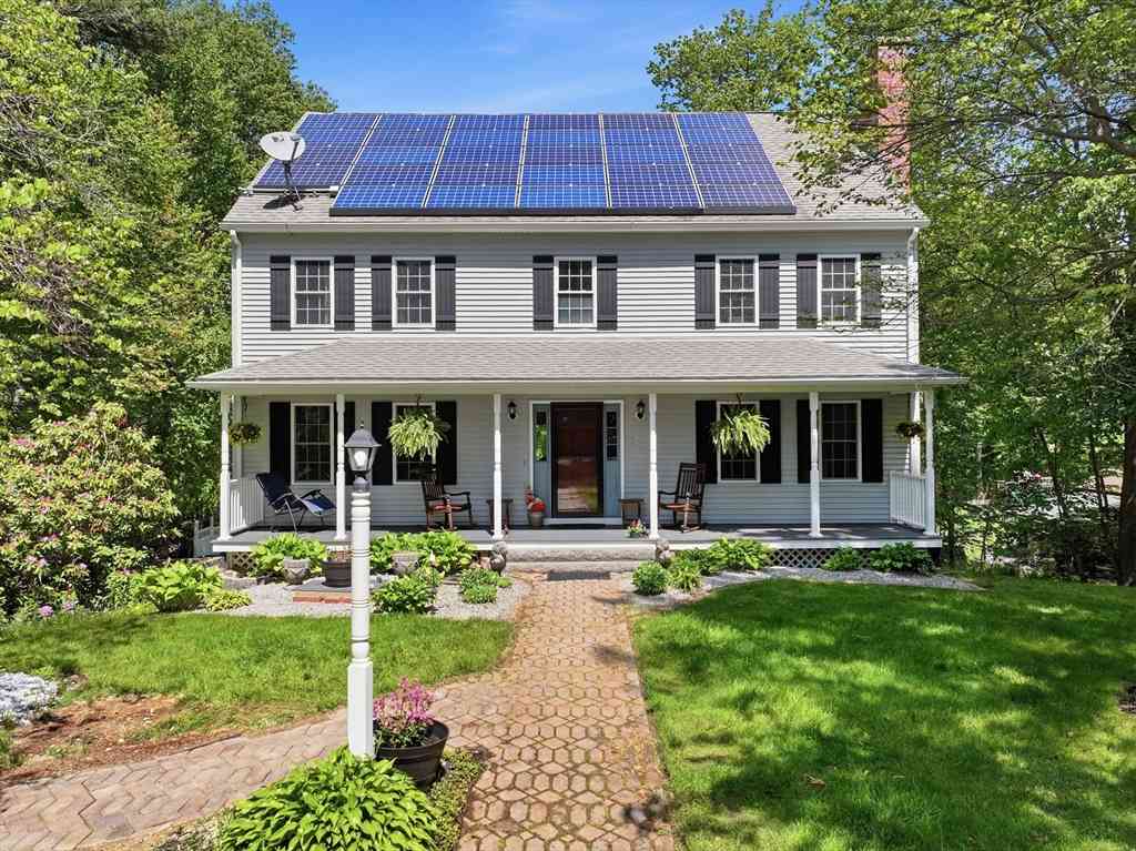 Homes For Sale - 7 Hartwell Rd<br/> Worcester County, Oxford, MA 01537