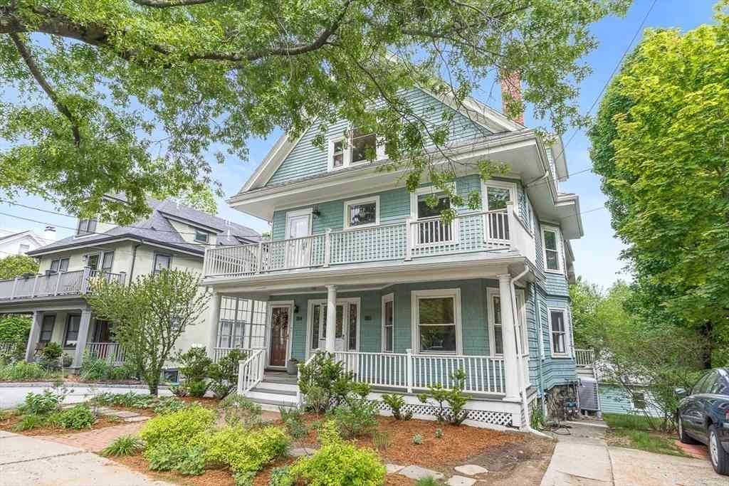 Condo For Sale - 186 Pleasant Street #1<br/> Arlington, MA 02476