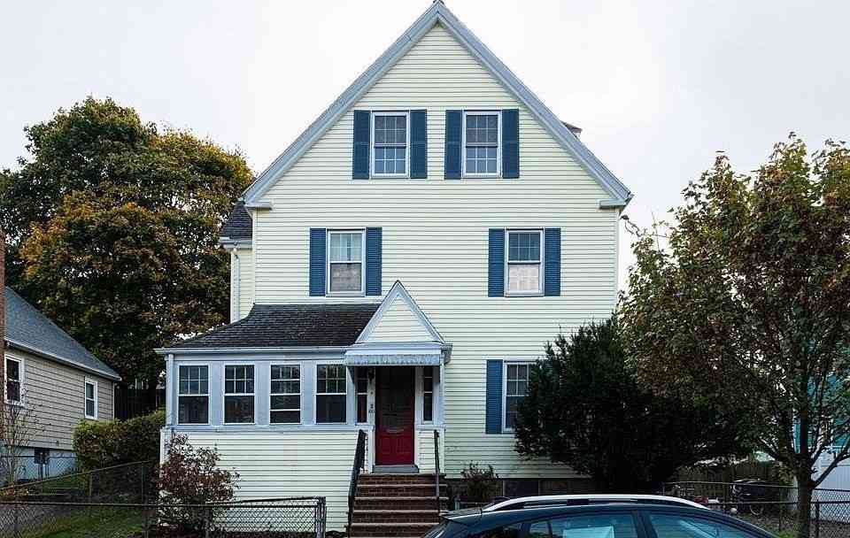 Apartment For Rent - 158-160 Roslindale Ave #1<br/> Boston, MA 02131