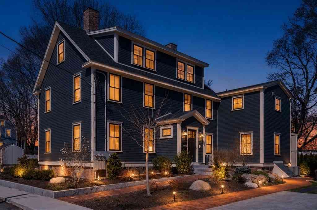Condo For Sale - 6 Center #B<br/> Amesbury, MA 01913