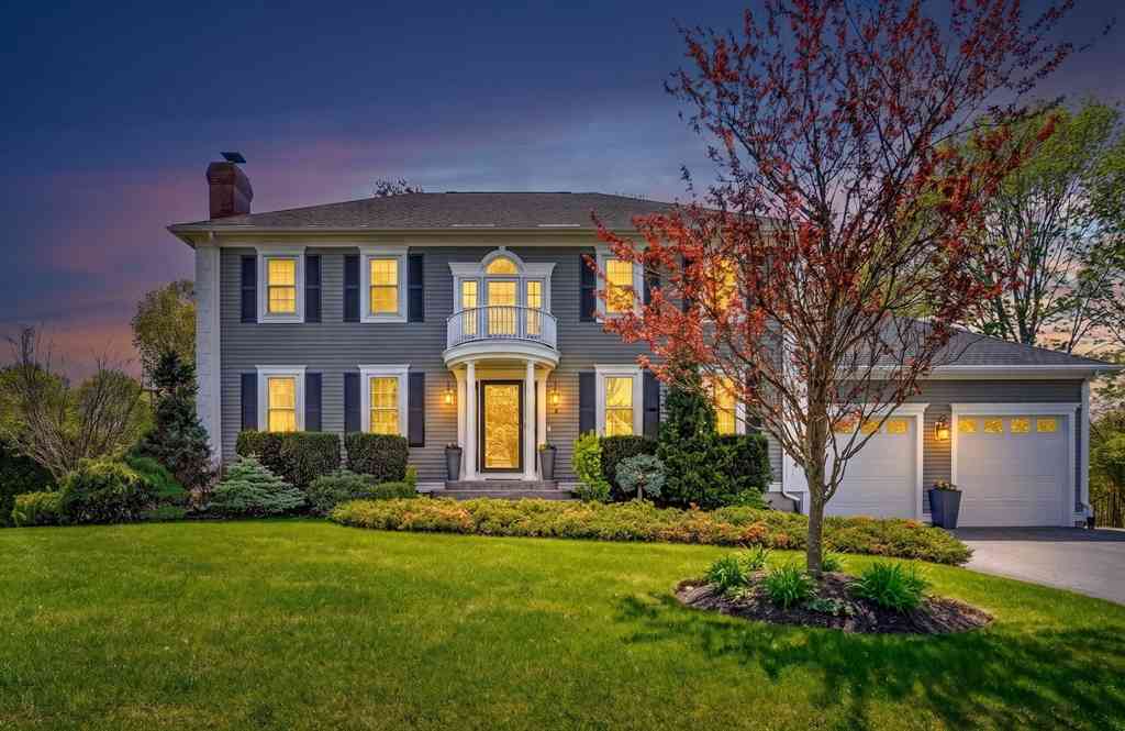 Homes For Sale - 2 Heritage Lane<br/> Saugus, MA 01906
