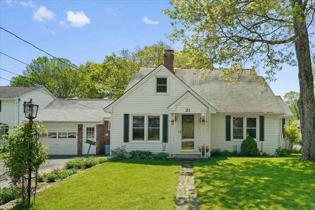 Homes For Sale - 21 Eaton Pl<br/> Shrewsbury, MA 01545