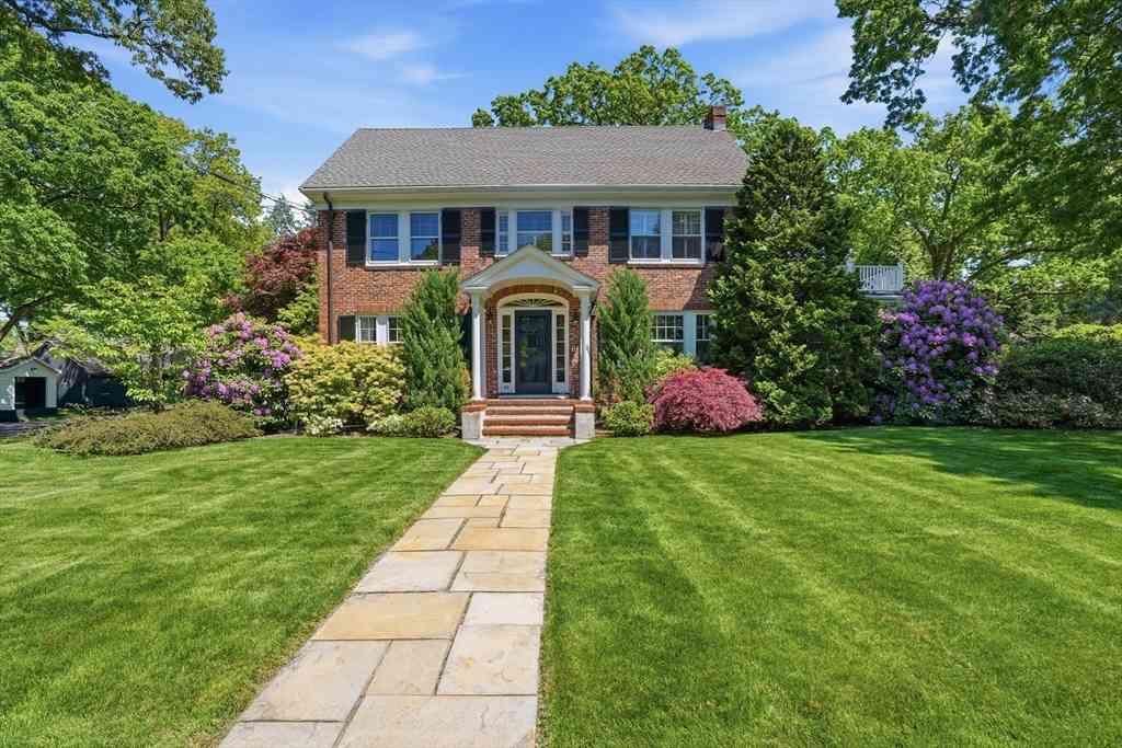 Homes For Sale - 80 Hollingsworth Ave<br/> Norfolk County, Braintree, MA 02184