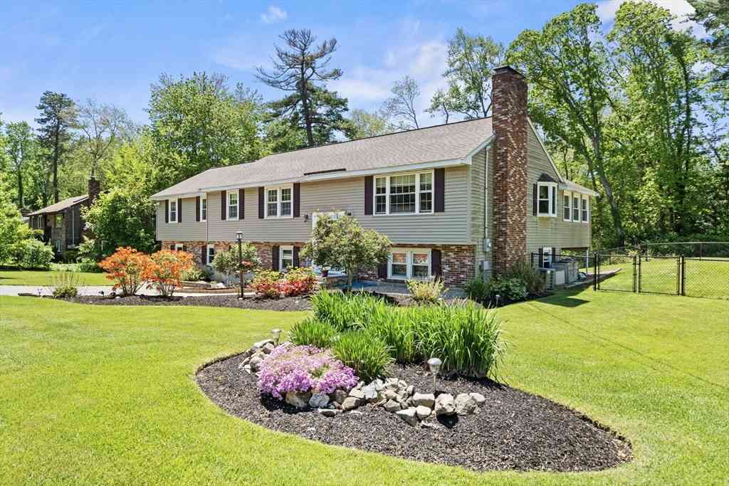 Homes For Sale - 30 Marcia Road<br/> Middlesex County, Wilmington, MA 01887