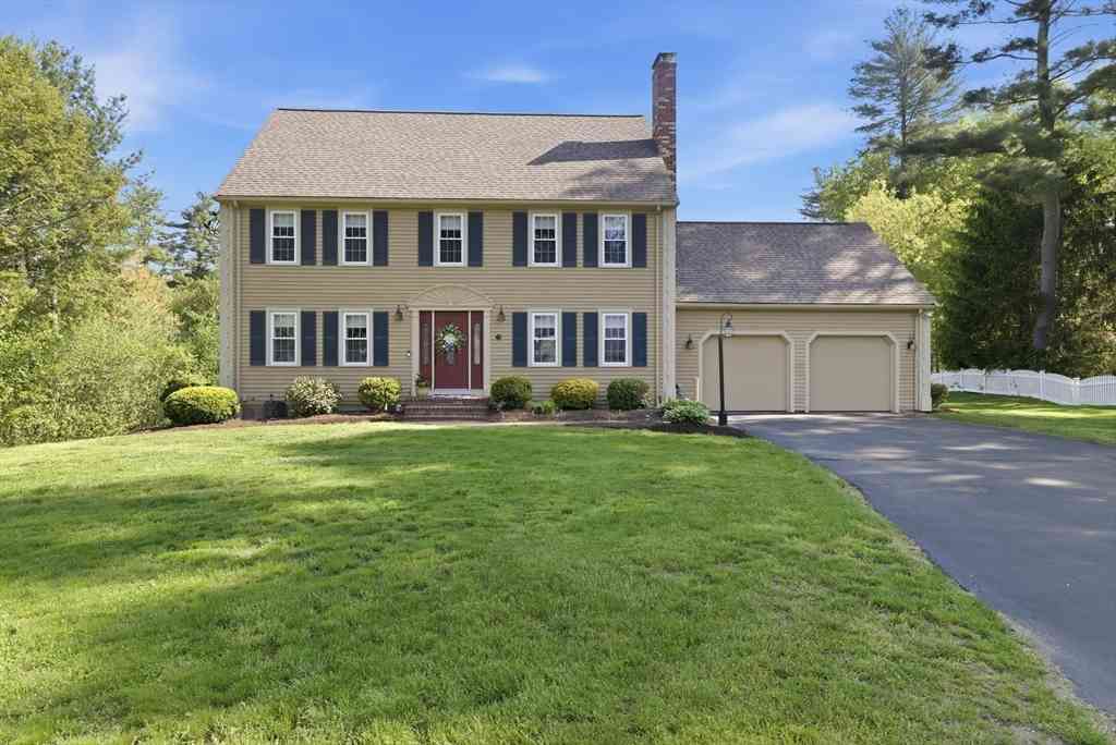 Homes For Sale - 30 Princess Pine Circle<br/> Taunton, MA 02780