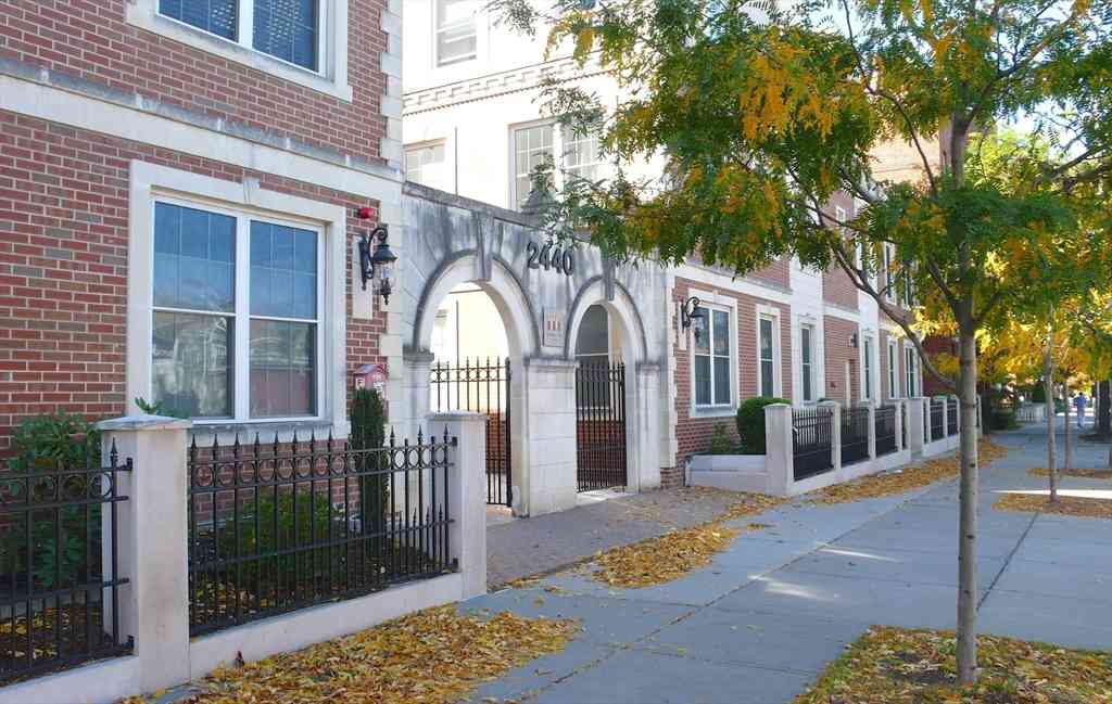 Condo For Rent - 2440 Massachusetts Ave #8<br/> Cambridge, MA 02140