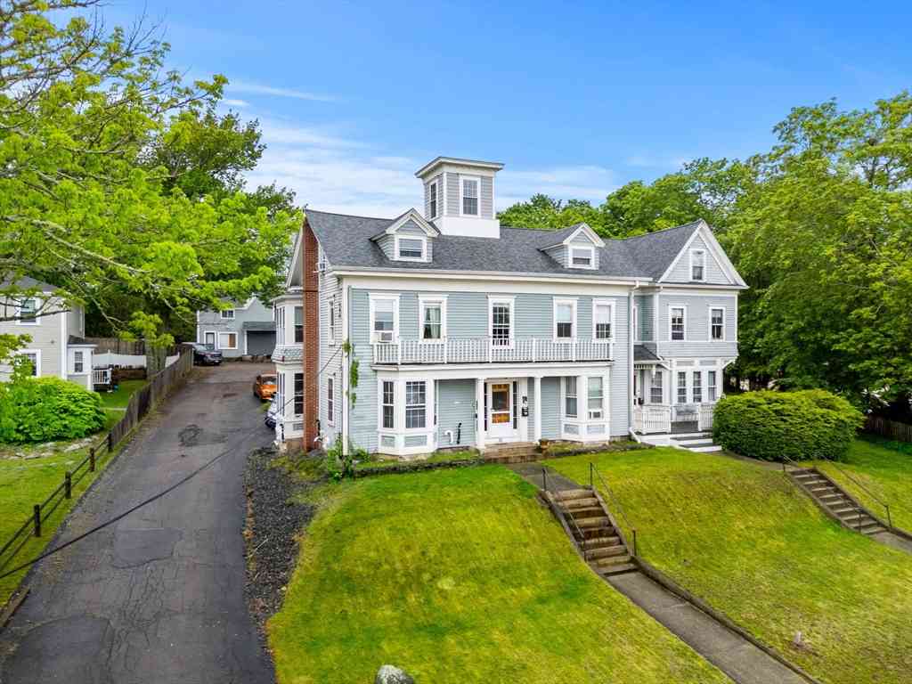 Homes For Rent - 72 Main St<br/> Wareham, MA 02571