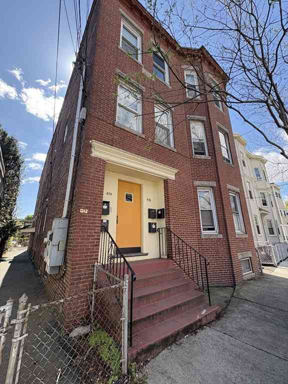 Apartment For Rent - 474 Windsor St #2F<br/> Cambridge, MA 02141