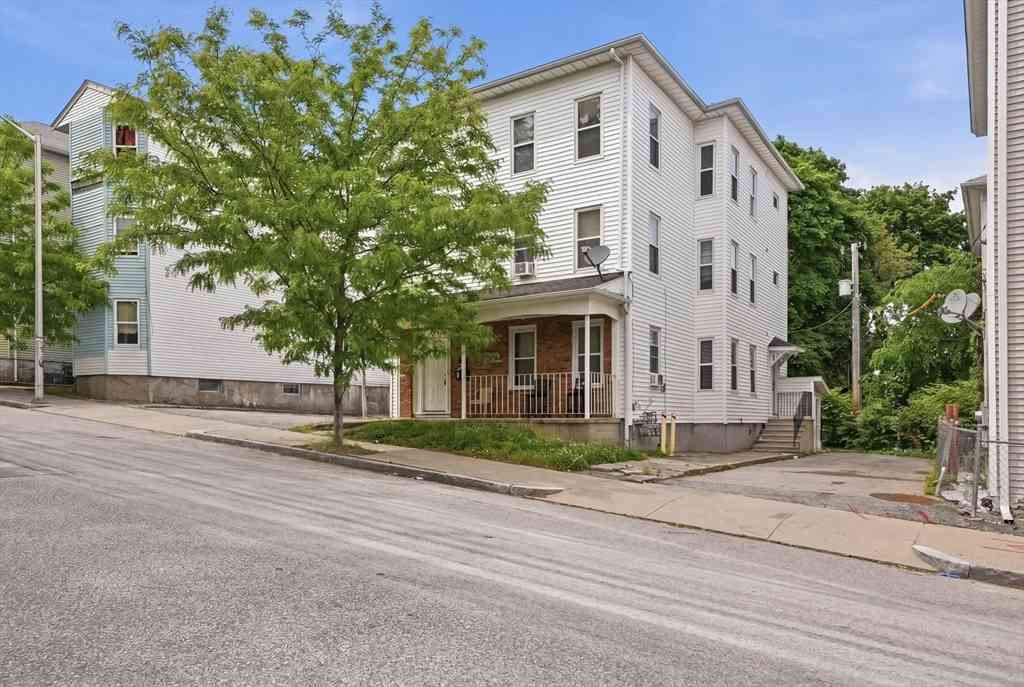 Homes For Rent - 31 Aetna Street<br/> Worcester, MA 01604