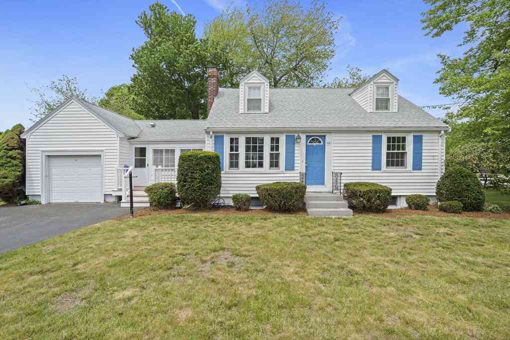 Homes For Sale - 40 Kingman St<br/> Weymouth, MA 02188