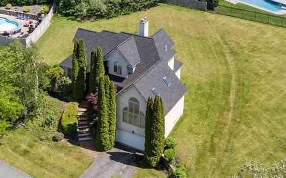 Homes For Sale - 10 Valleyview Farm Rd<br/> Haverhill, MA 01835