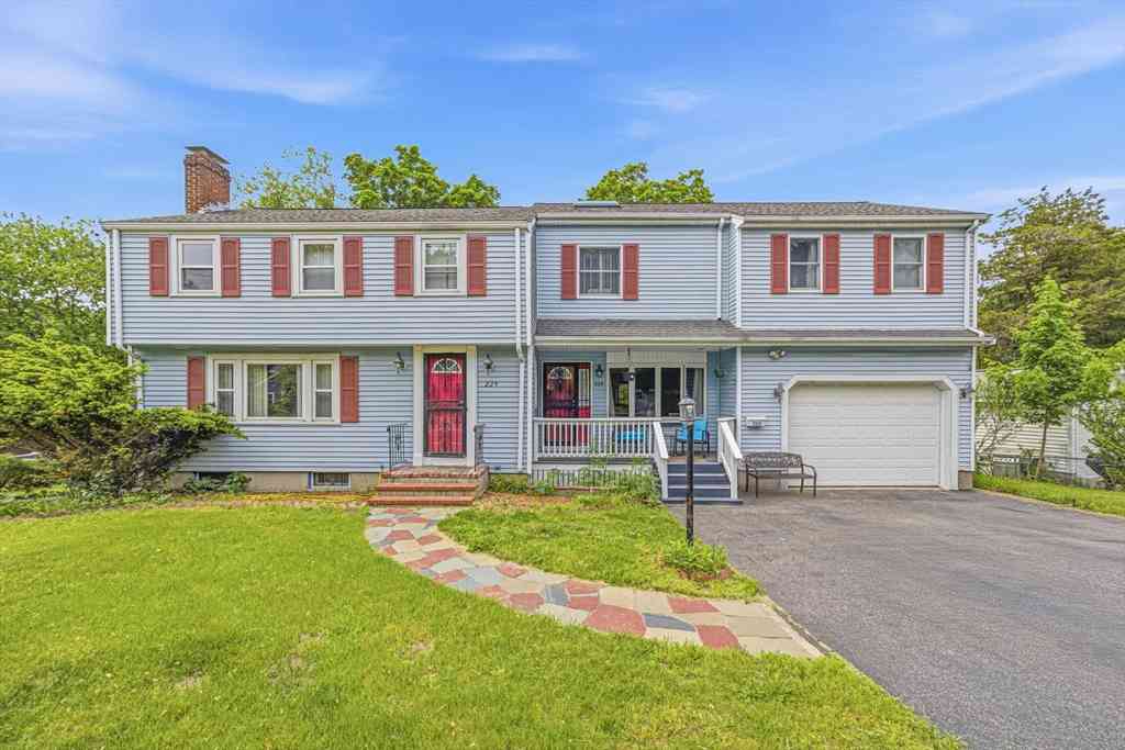 Homes For Sale - 229 Summer St<br/> Weymouth, MA 02188