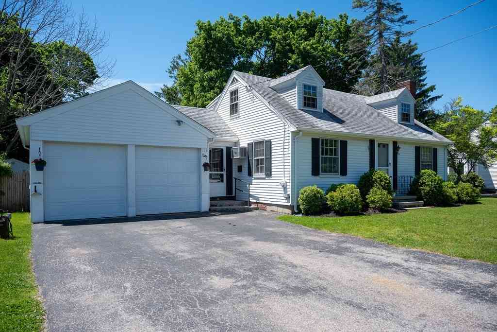 Homes For Sale - 113 Oak St<br/> Weymouth, MA 02190