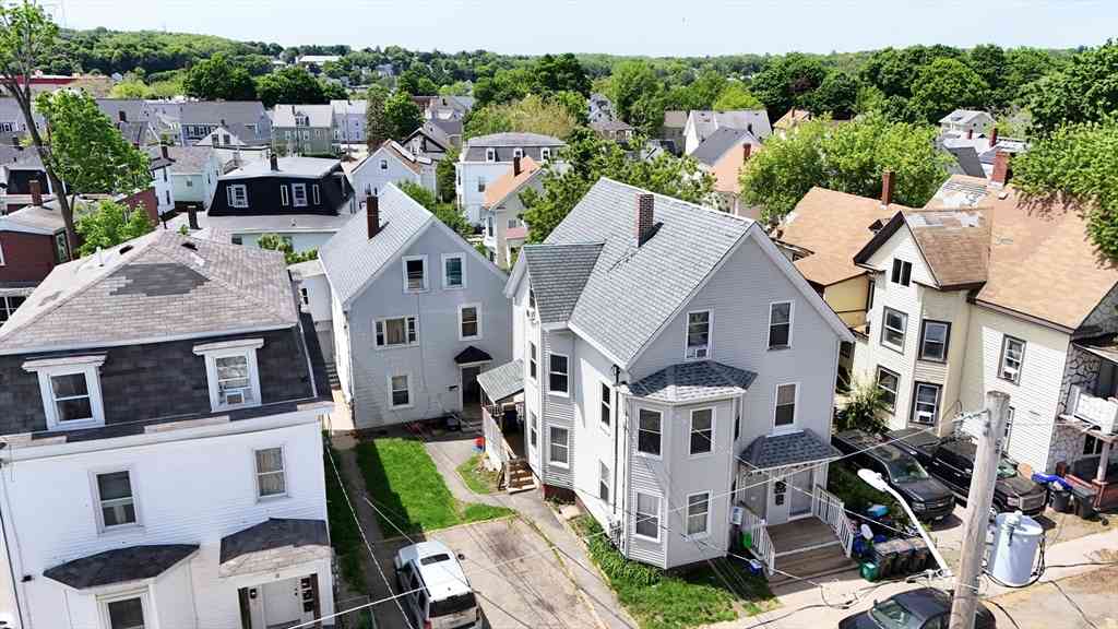 Homes For Rent - 32 1/2 Nichols<br/> Haverhill, MA 01830