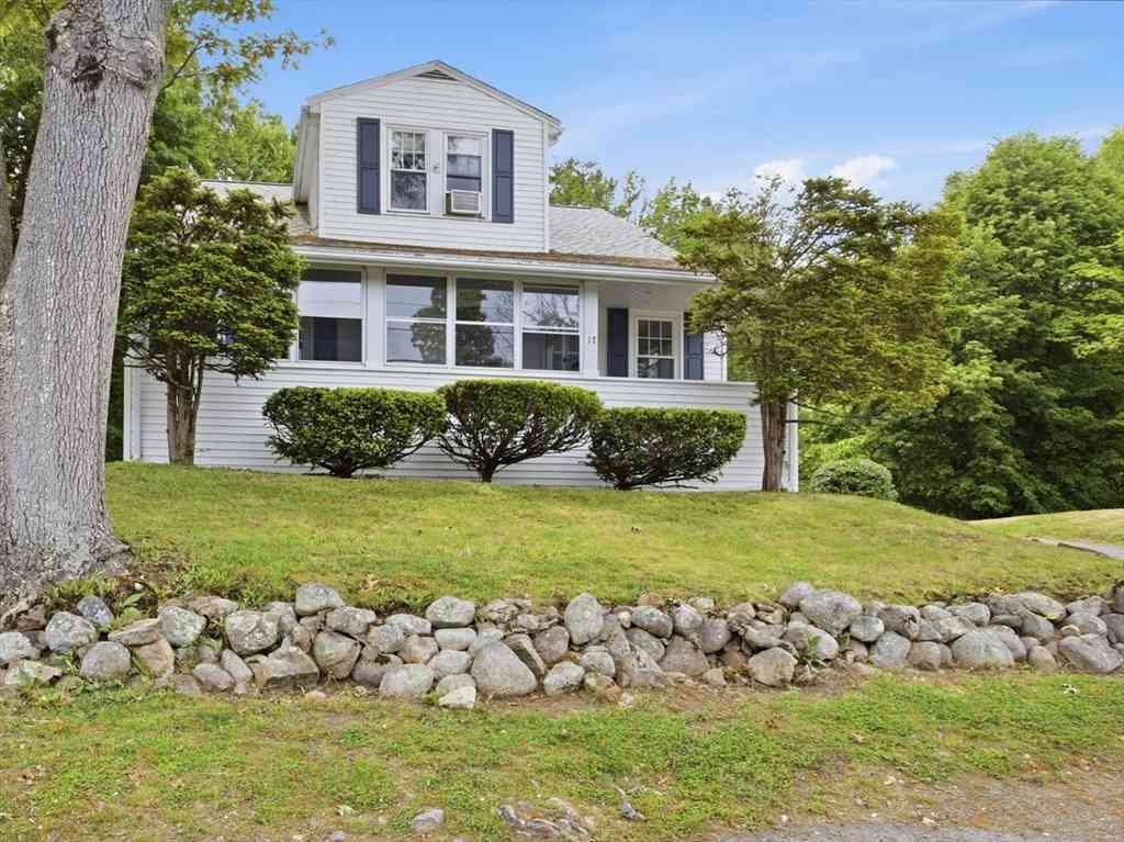 Homes For Sale - 17 Great Pond Rd<br/> Weymouth, MA 02190