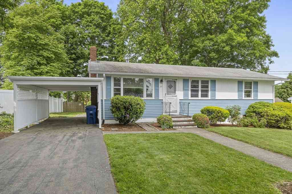 Homes For Sale - 27 Cindy Ln<br/> Norfolk County, Braintree, MA 02184