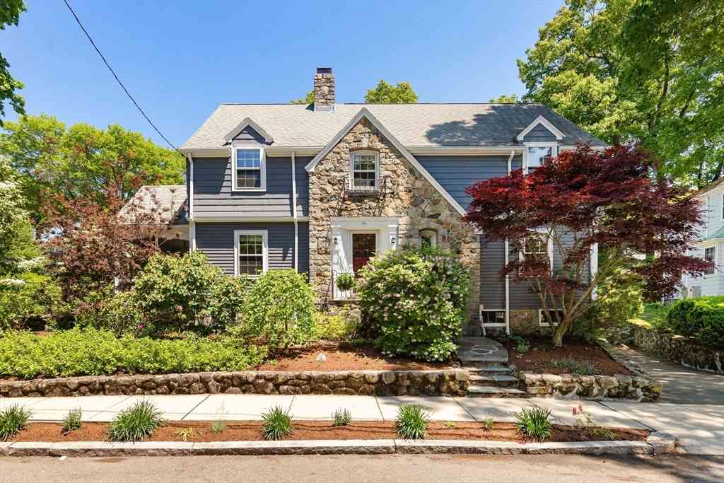 Homes For Sale - 10 Hillsdale Rd<br/> Arlington, MA 02476