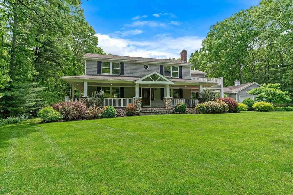 Homes For Sale - 6 Brooks Hill Road<br/> Lincoln, MA 01773