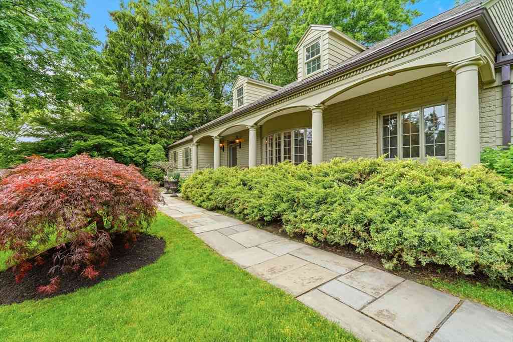 Homes For Sale - 95 Longmeadow Rd<br/> Belmont, MA 02478