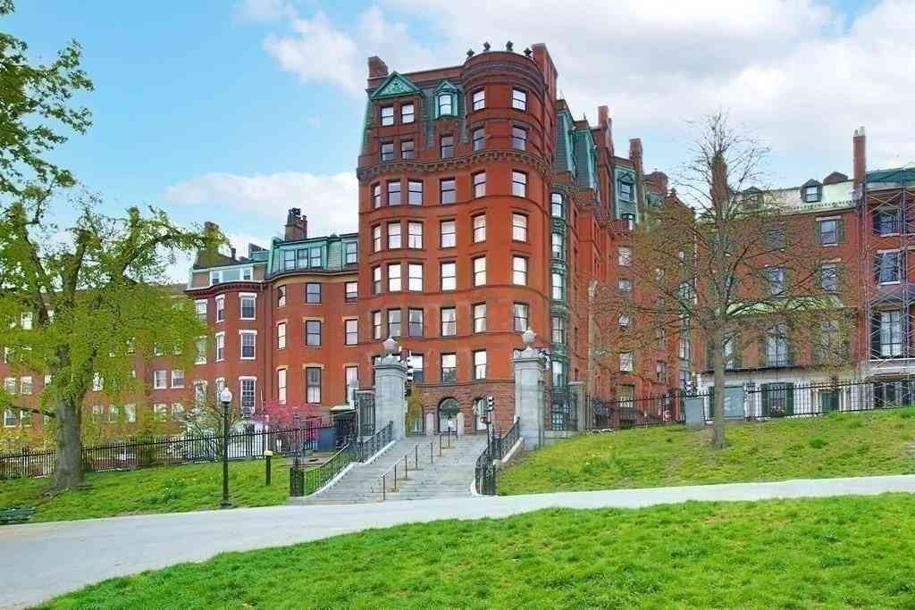 Condo For Sale - 34.5 Beacon St #PH<br/> Boston, MA 02108