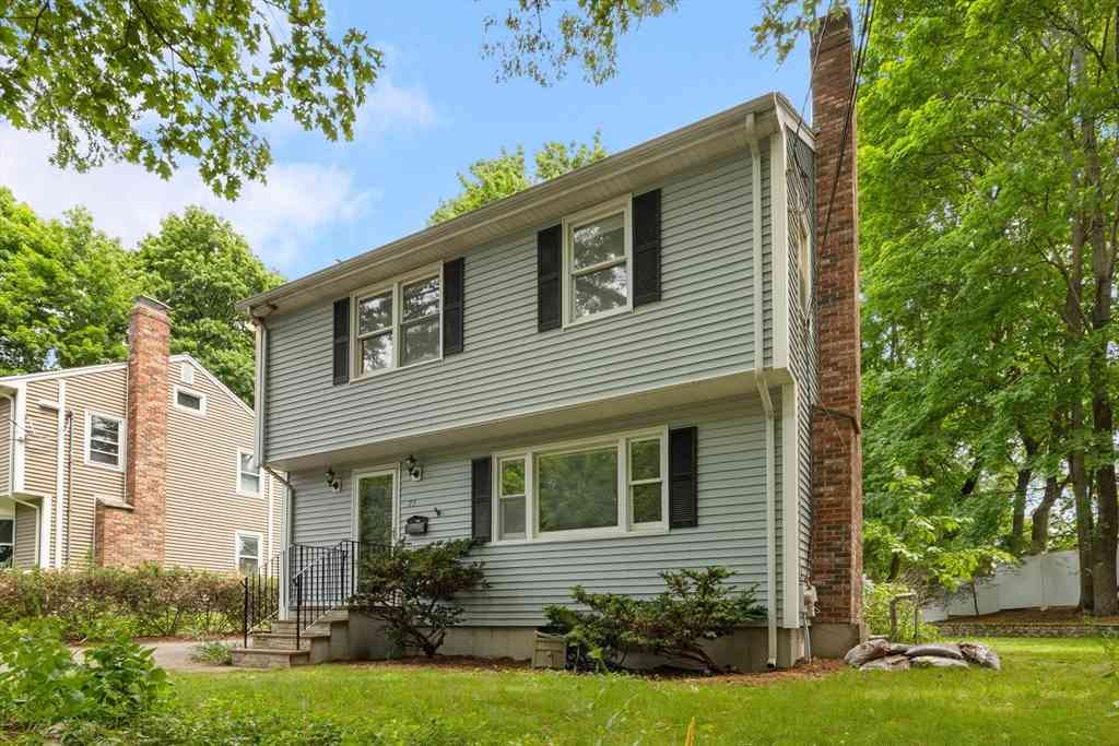 Homes For Sale - 77 Forest St<br/> Arlington, MA 02474