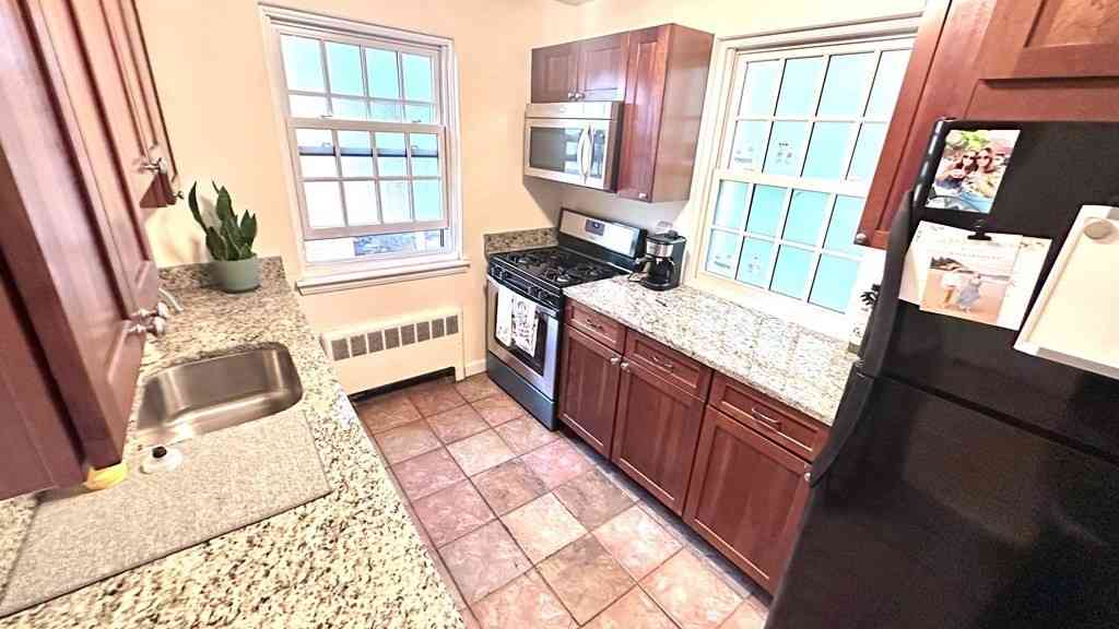Apartment For Rent - 648 Washington St #6<br/> Brookline, MA 02446
