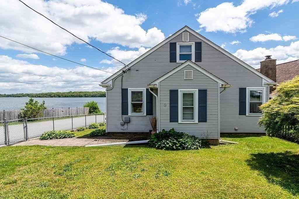 Homes For Sale - 4 Lake<br/> Tiverton, RI 02878