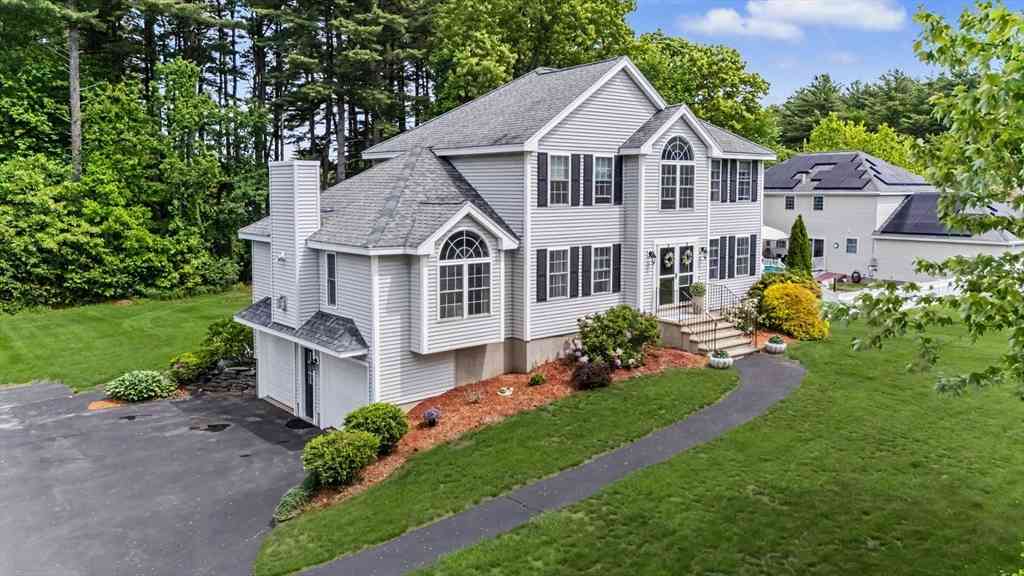 Homes For Sale - 72 Heritage Rd<br/> Middlesex County, Dracut, MA 01826