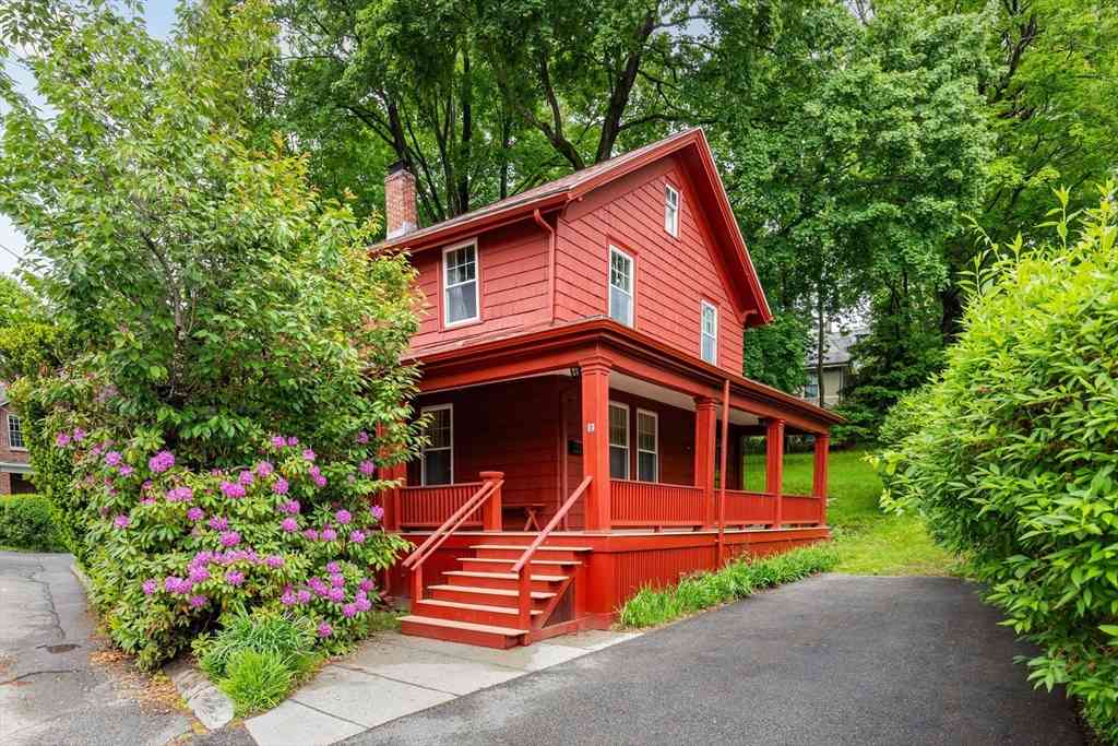Homes For Sale - 17 Oak Knoll<br/> Arlington, MA 02476