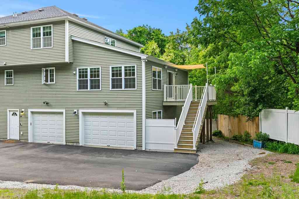 Condo For Sale - 24 Bartlett Ave #24<br/> Chelmsford, MA 01824