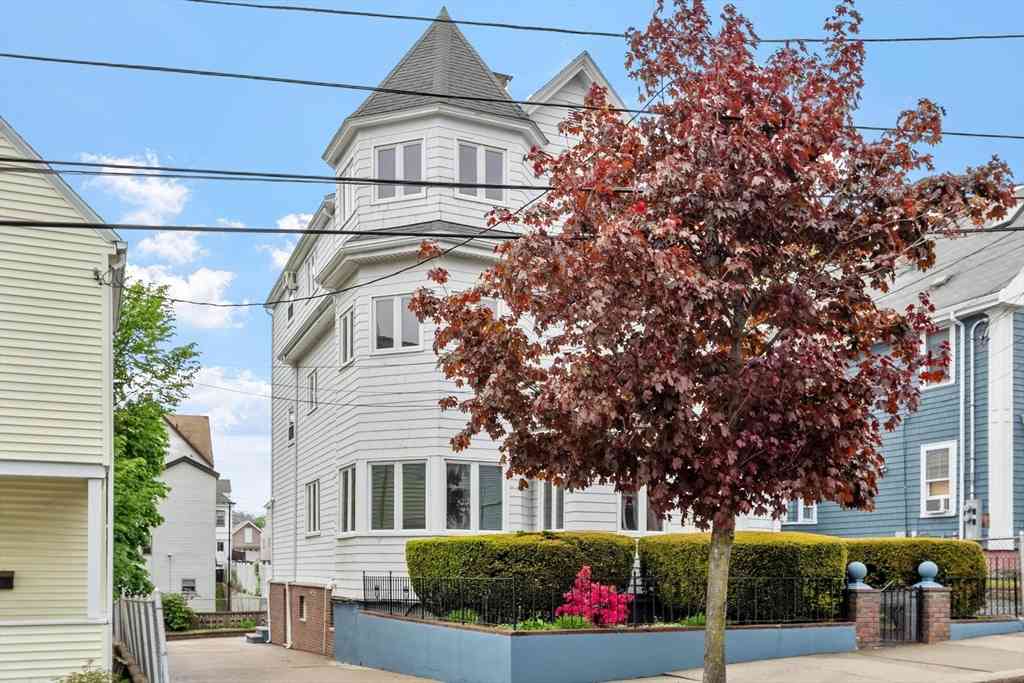 Homes For Sale - 17 Tufts Avenue<br/> Middlesex County, Everett, MA 02149