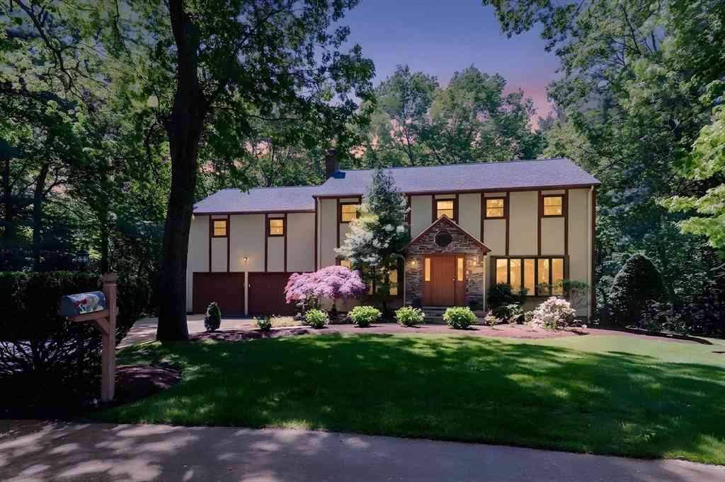 Homes For Sale - 28 Baltic Ave<br/> Bristol County, Easton, MA 02356