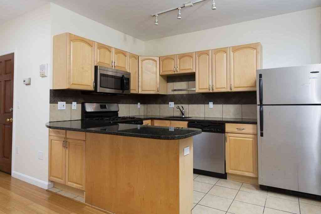Condo For Rent - 11 Bartlett Place #2<br/> Boston, MA 02113