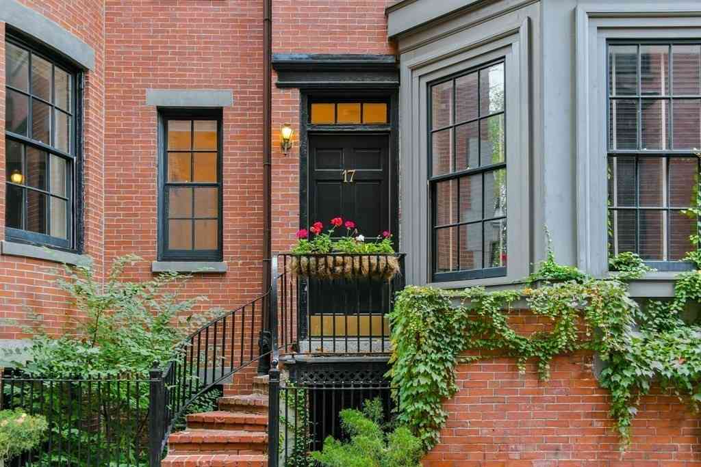 Condo For Rent - 17 Willow Street #1<br/> Boston, MA 02108