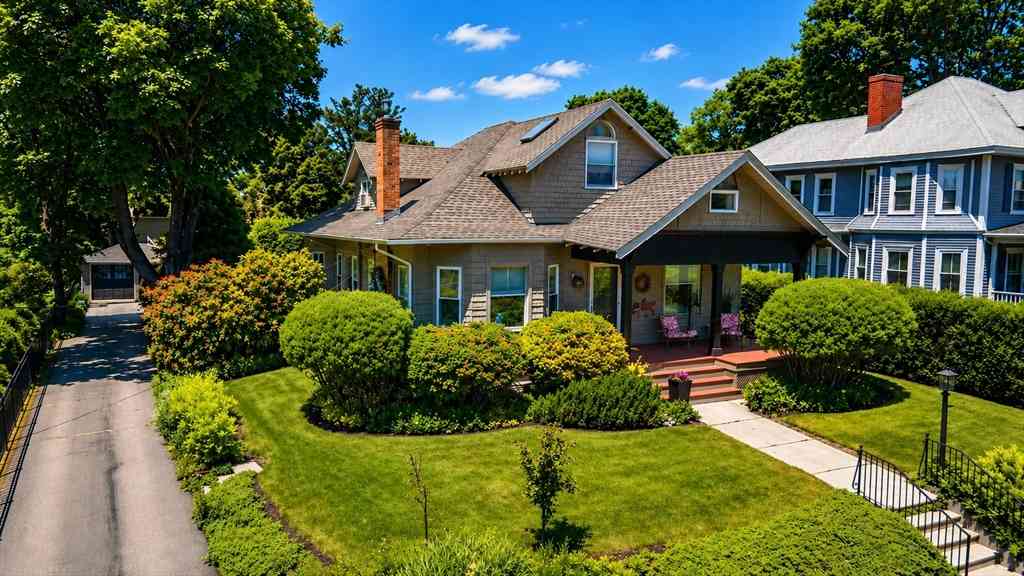 Homes For Sale - 178 Cedar St<br/> Clinton, MA 01510