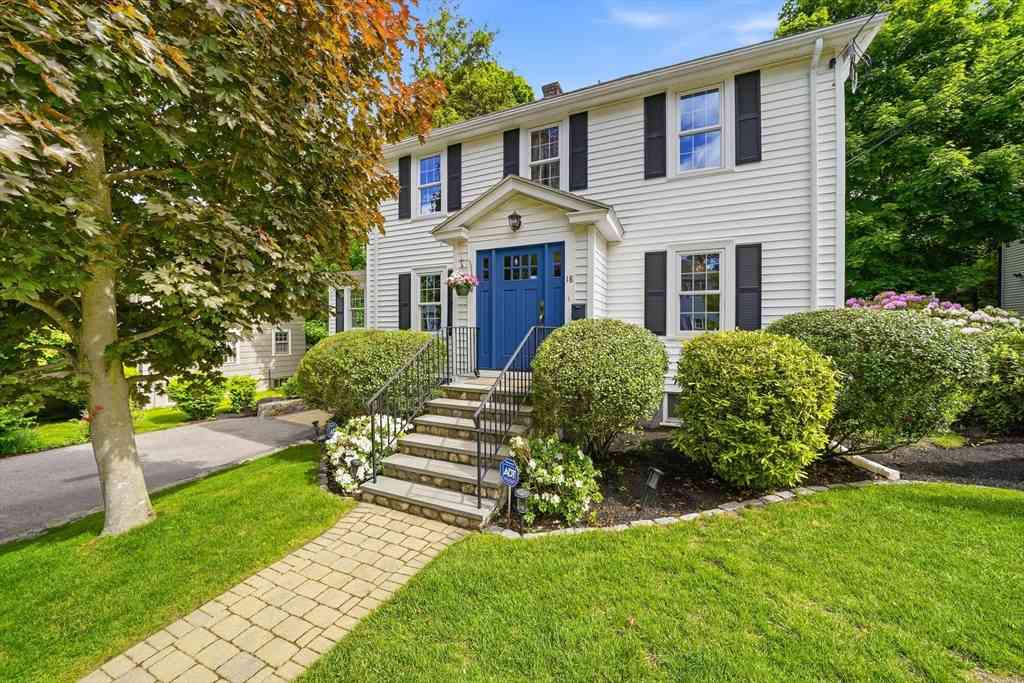 Homes For Sale - 18 Grayson Rd<br/> Winchester, MA 01890