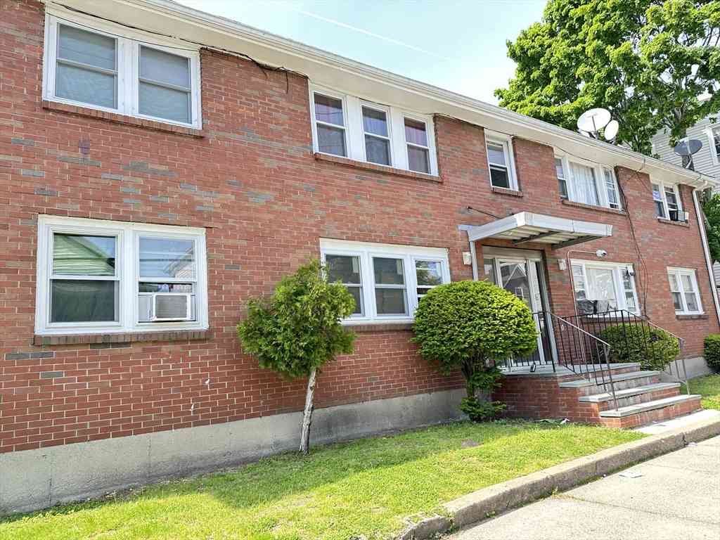 Condo For Sale - 49 Laighton St #4<br/> Lynn, MA 01902