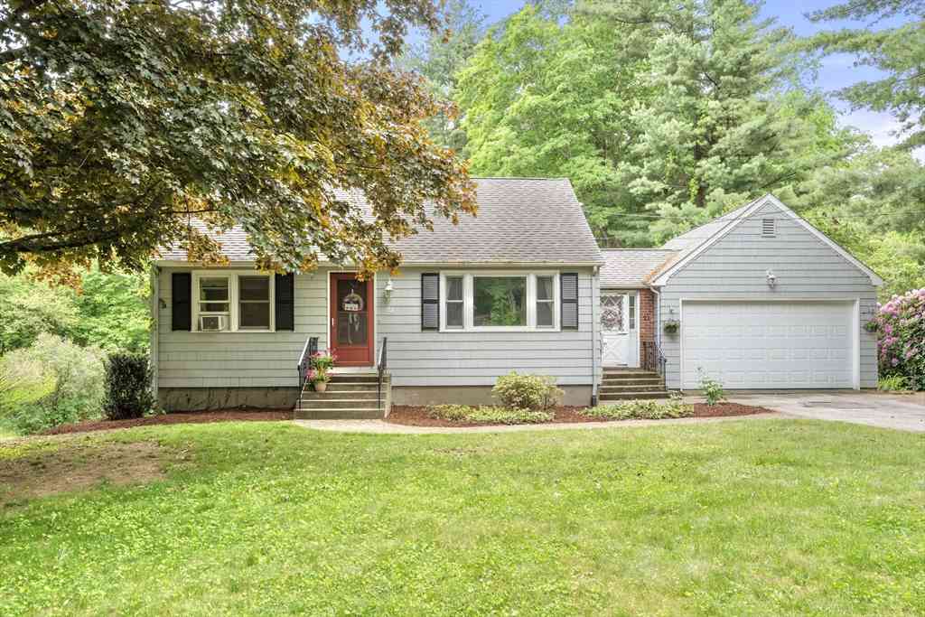Homes For Sale - 21 Grove St<br/> Shrewsbury, MA 01545