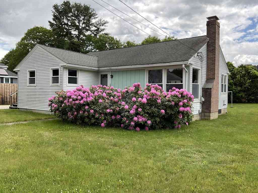 Homes For Sale - 18 Pulaski Street<br/> Worcester County, Uxbridge, MA 01569