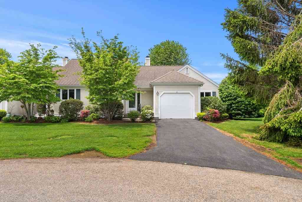 Condo For Sale - 5 Woods Ed #5<br/> Mashpee, MA 02649
