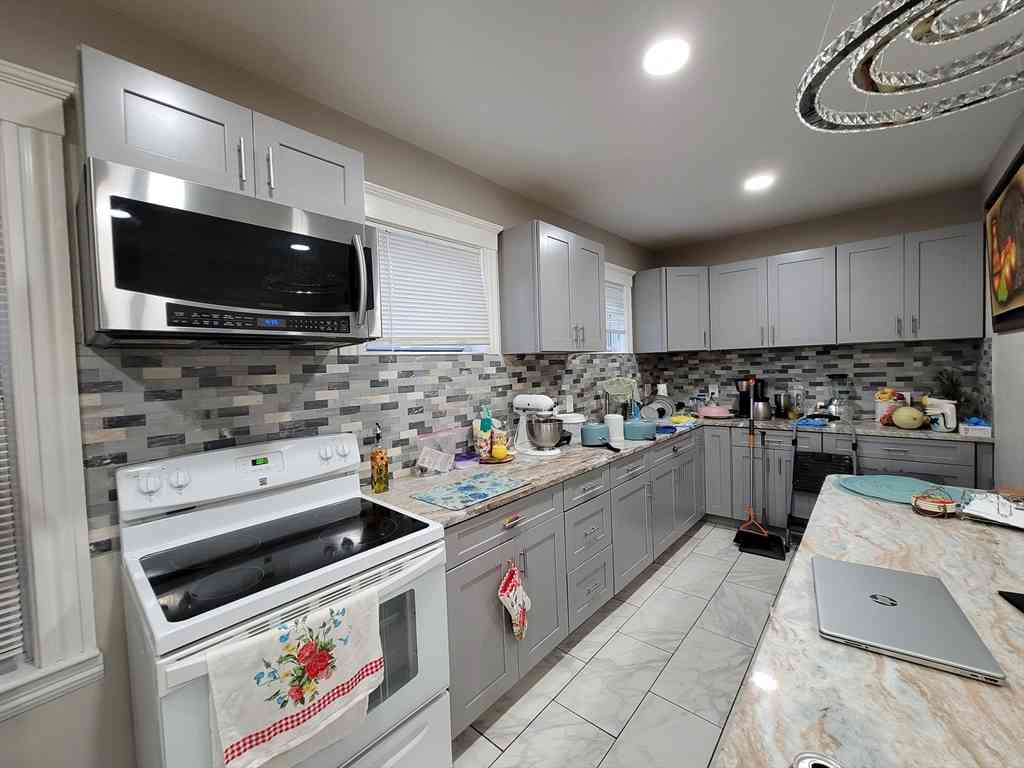 Apartment For Rent - 11 Payson St #2<br/> Worcester, MA 01607