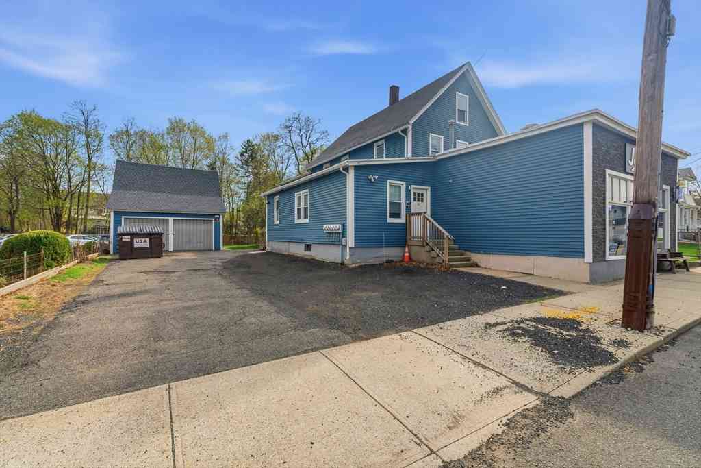 Apartment For Rent - 48 Hubbard St #1R<br/> Ludlow, MA 01056