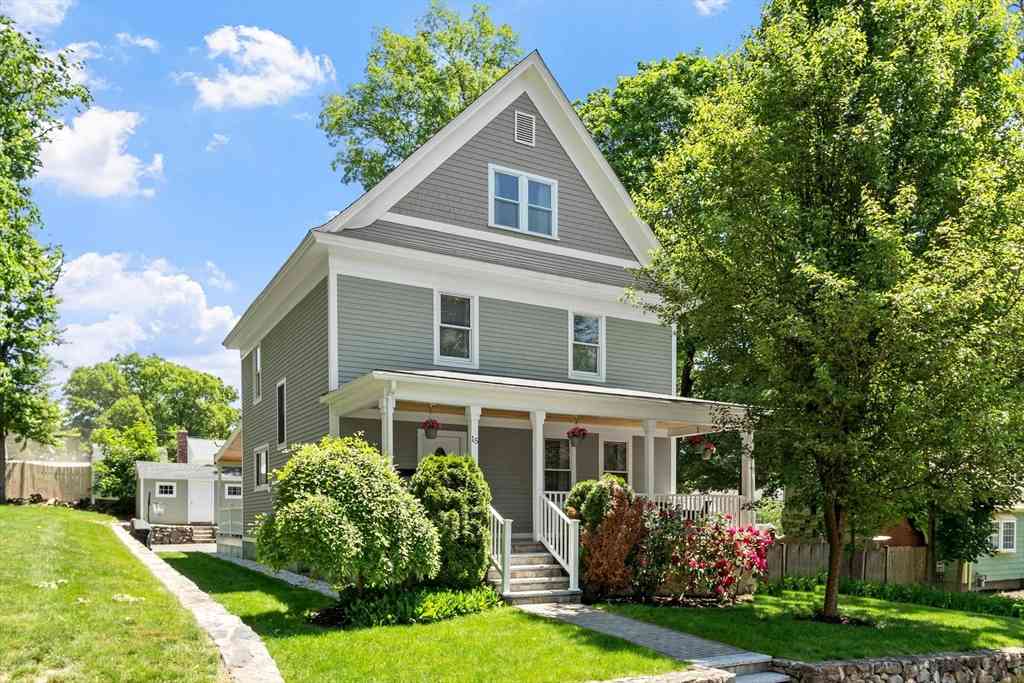 Homes For Sale - 15 Bennett St<br/> Hudson, MA 01749