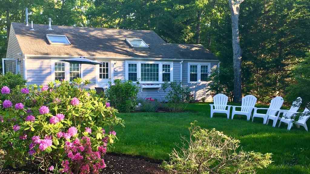 Homes For Sale - 10 Wharf Ave<br/> Mashpee, MA 02649