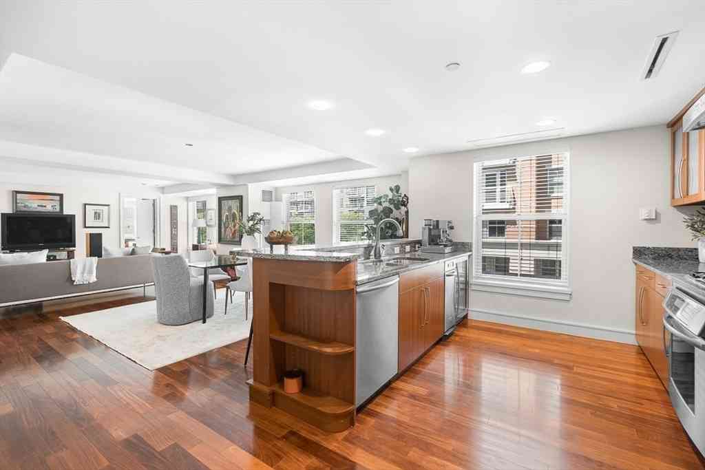 Condo For Sale - 4 Battery Wharf #4302<br/> Boston, MA 02109