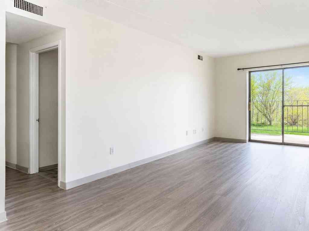 Apartment For Rent - 476 Riverside Dr #204<br/> Lawrence, MA 01841