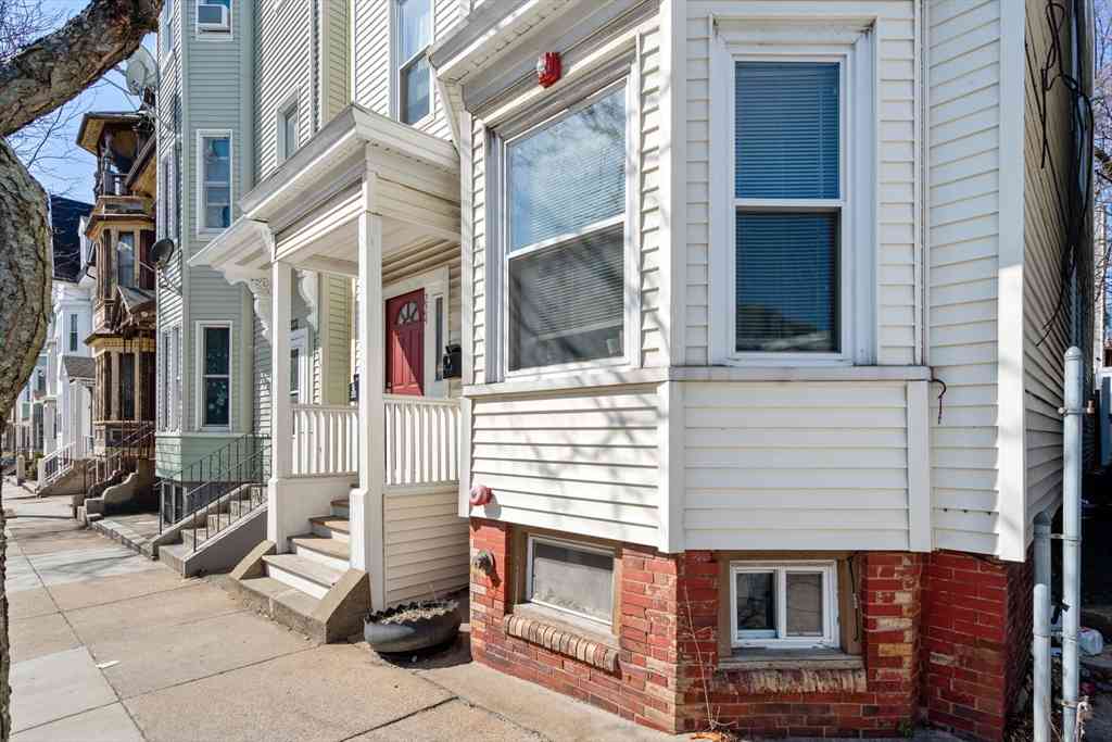 Condo For Rent - 224 Lexington St #2<br/> Boston, MA 02128